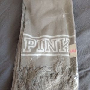 VS/PINK SCARF